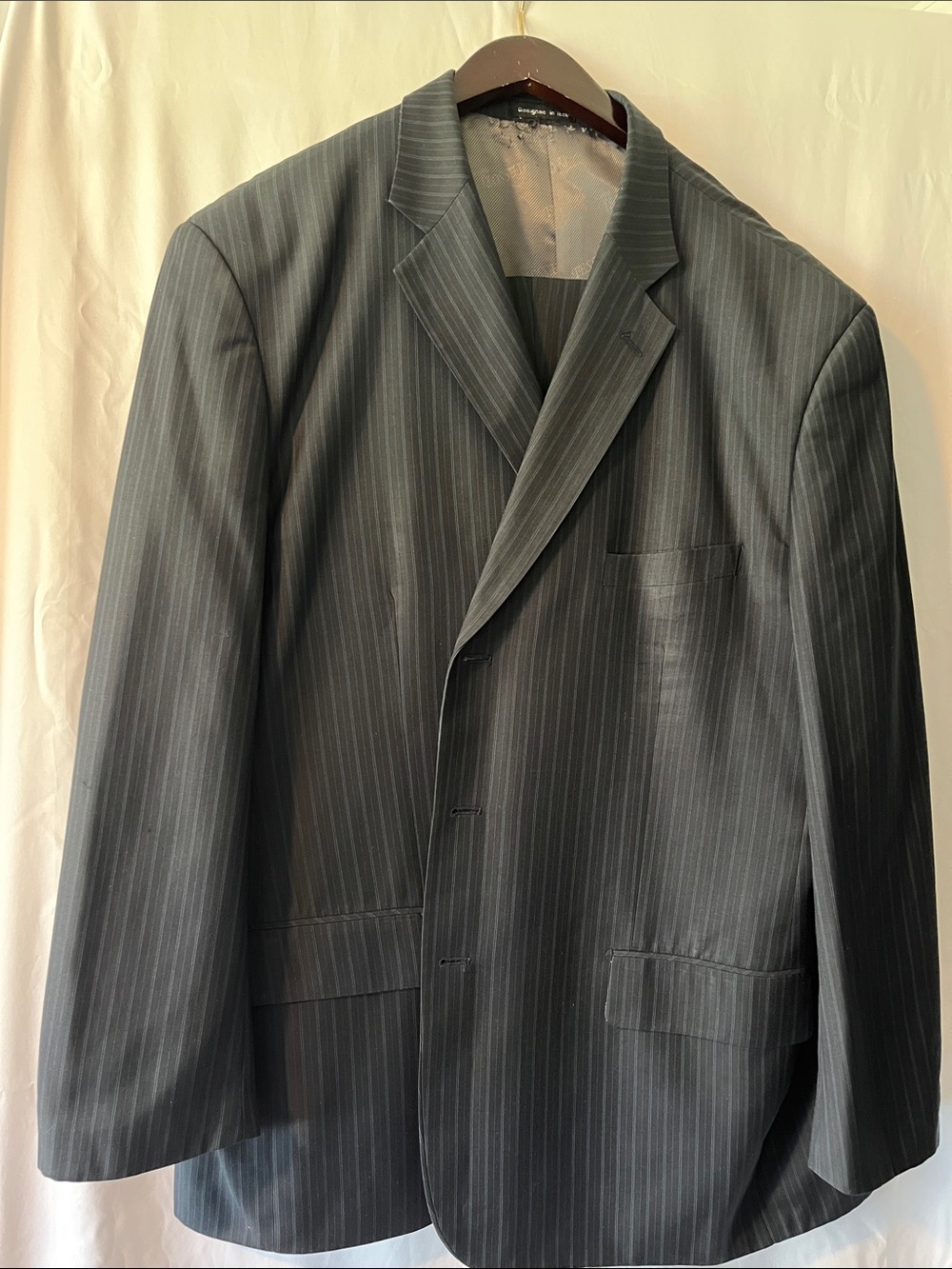 Tesori Men's Black Pinstripe Single-Breasted Suit